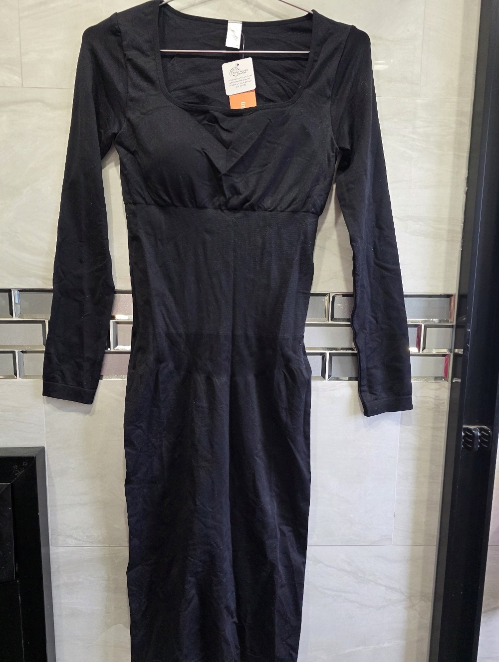 Women's Black Long Sleeve Scoop Neck Midi Dress With Tummy Control